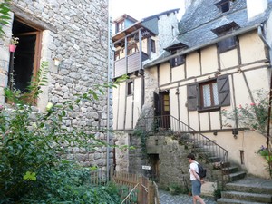 Entraygues le village.jpg